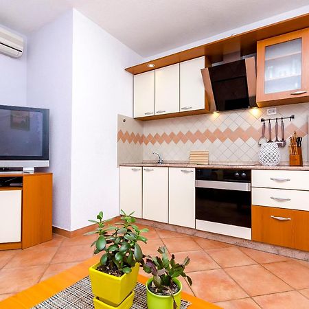 Apartment Piveta Трогір Екстер'єр фото