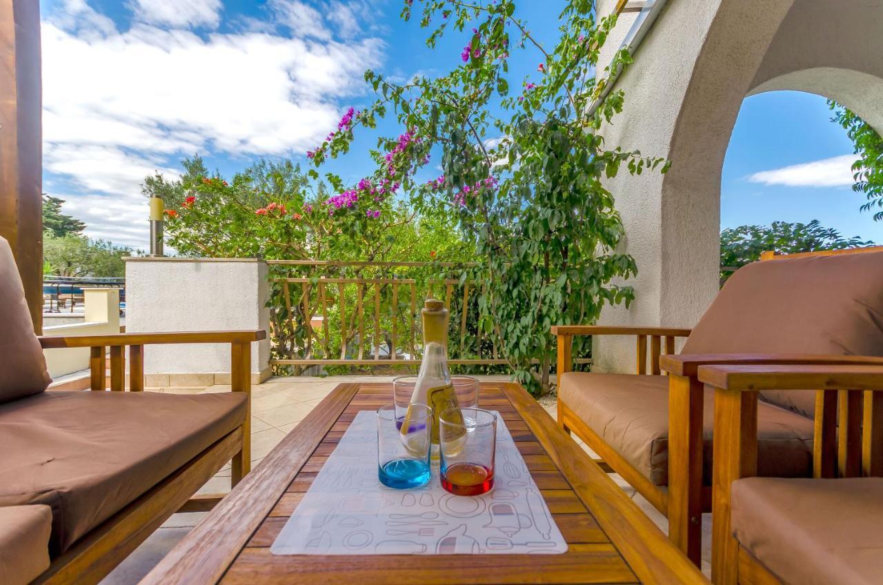 Apartment Piveta Трогір Екстер'єр фото