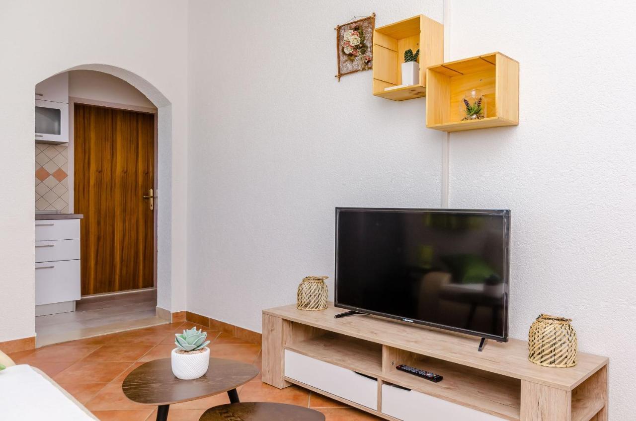 Apartment Piveta Трогір Екстер'єр фото