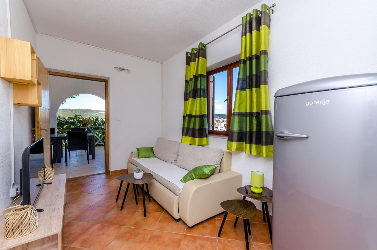 Apartment Piveta Трогір Екстер'єр фото