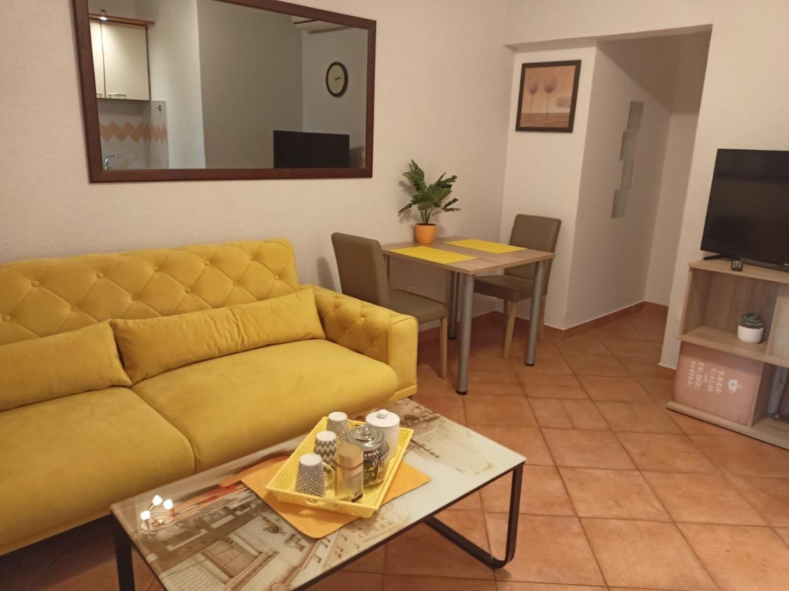 Apartment Piveta Трогір Екстер'єр фото