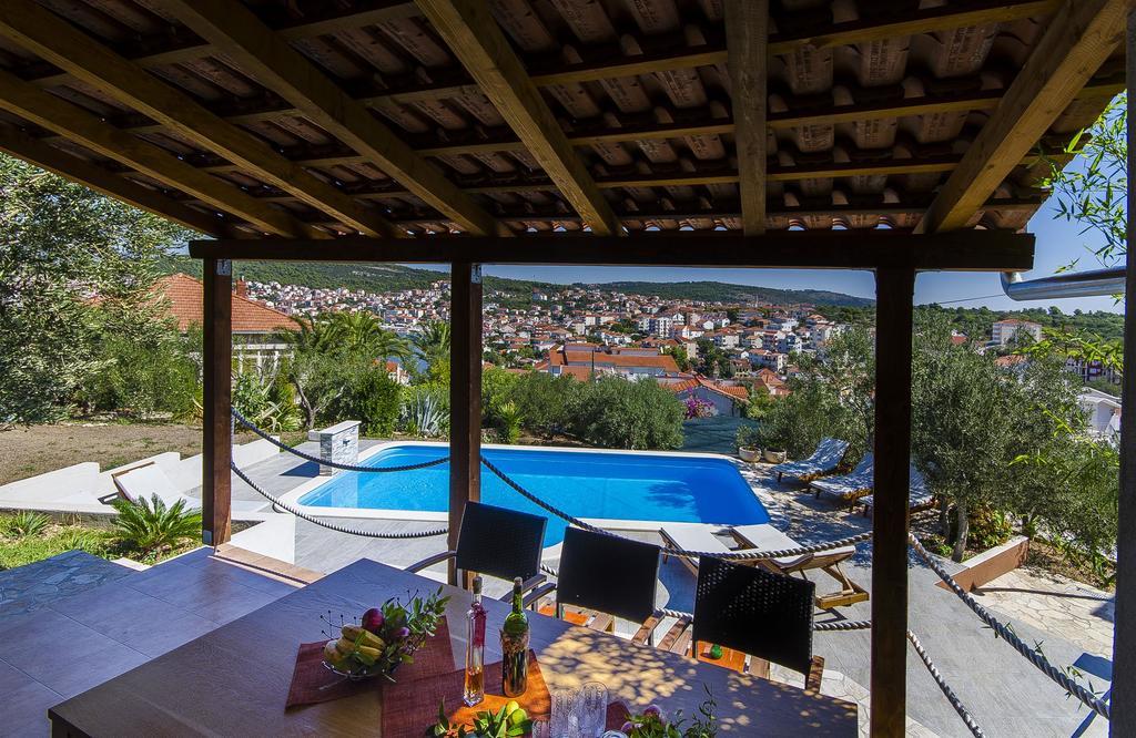 Apartment Piveta Трогір Екстер'єр фото