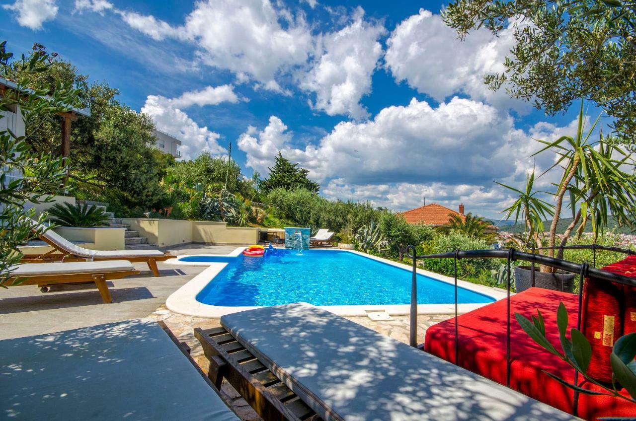Apartment Piveta Трогір Екстер'єр фото