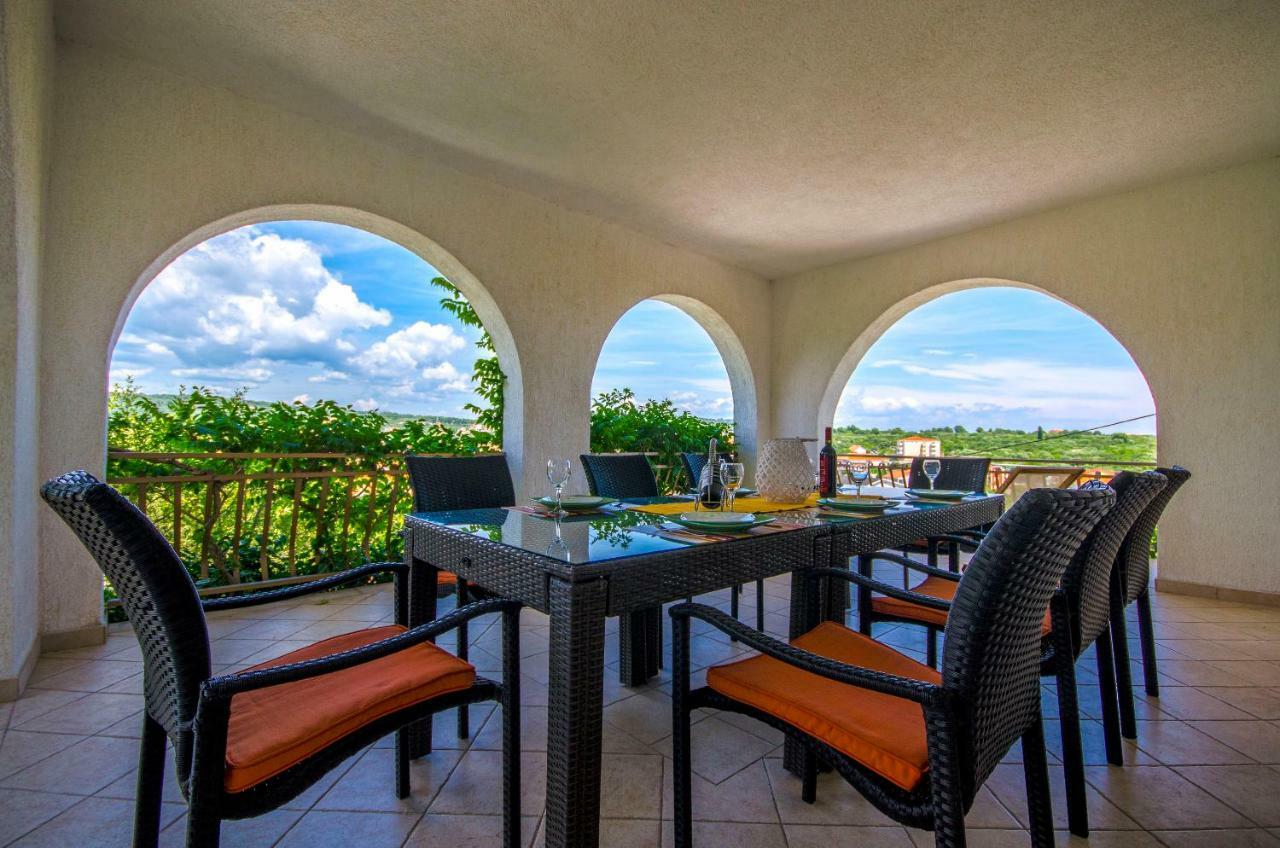 Apartment Piveta Трогір Екстер'єр фото
